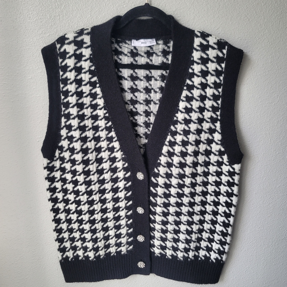 MNG Mango Large Houndstooth Jewel Button Knit Vest XSmall Color Black White